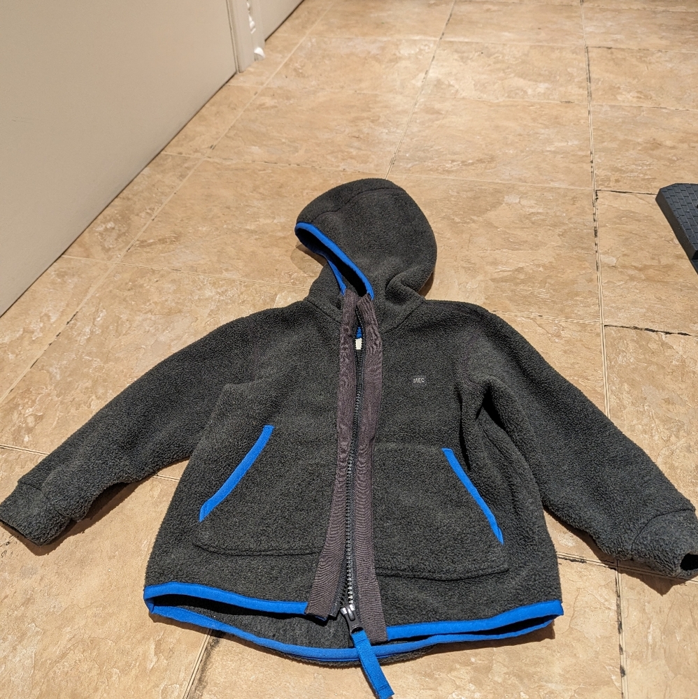 Mountain Equipment Co op (Mec) boys fleece jacket